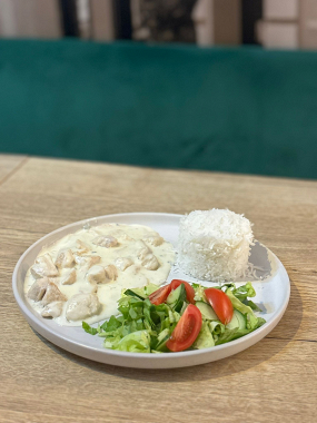 Pui cu Sos Gorgonzola și orez