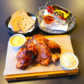 Pečené bravčové koleno /1,3,7,10/