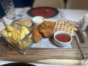 Platou cu Aripioare de Pui Picante la Ceaun (6030g)