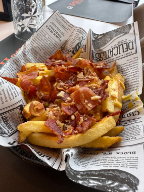 Cartofi Prajiti cu Cheddar si Bacon (200g/100g/15g)