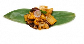 56. Pollo con  funghi e bambu’