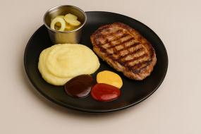 Ceafă de Porc la Grill cu Garnitură