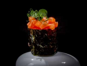 51.Gunkan spicy salmon - 2 pezzi 🌶️