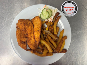 6. Kuřecí řízek, opékané brambory, domácí majonéza