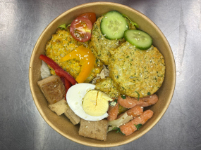 12. ZELENÁ MISKA- Poke bowl s tofu a dresingem