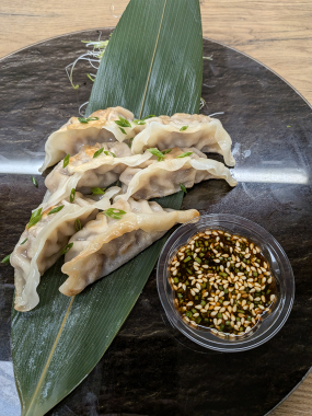 Gyoza z grzybami i edamame