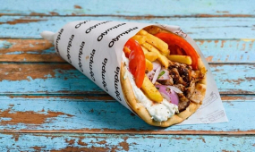 Pita gerollt mit Gyros
