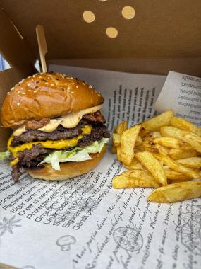 DUBLU CHEESEBURGER