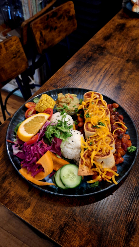 Zapečené tortilla rolky s cheddarem, veganským mletým „masem“