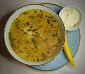 Ciorbă de Găină cu Tăiței de Casă