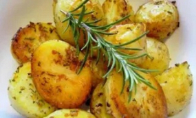 Cartofi la Cuptor cu Rozmarin