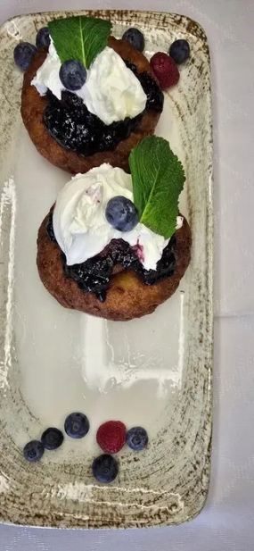 Papanași Moldovenești cu Dulceață de Afine