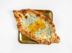 Adžarské chačapuri s nivou