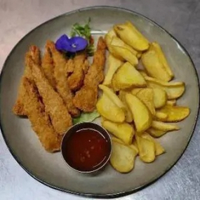 Creveți în Panko cu Cartofi Dippers și Sos de Usturoi