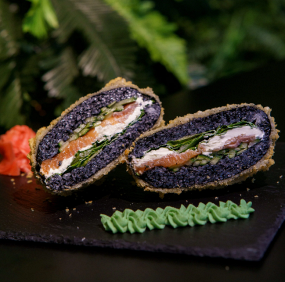 Black Burger s lososem