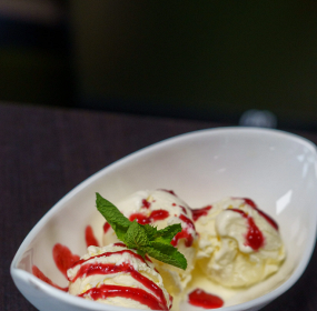 Zmrzlina s rozvarem z višní/ malinový (3 kopečeky)