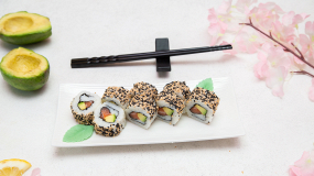 Saumon-avocat maki california