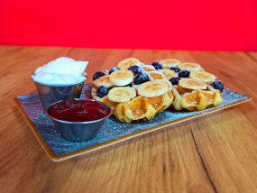 Džemové bros waffle s ovocím podľa dennej ponuky 200g