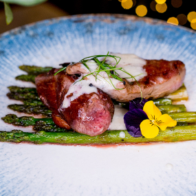 Duet ”Mușchi de Vită și Piept de Rață”