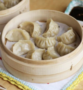 15. RAVIOLI DI SUINO AL VAPORE 4PZ