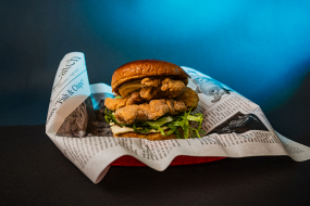 1. CLASSIC STRIPS BURGER