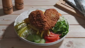 Snitzel Pui la Farfurie