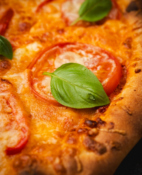 6. Pizza Margherita / Pizza Margherita