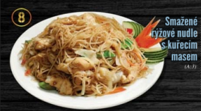 8. Smažené ryzové nudle s kuřecím masem