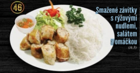 46. Smažené závitky s rýžovými nudlemi, salátem a omáčkou