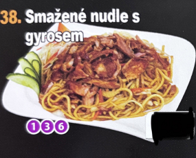 38. Smažené nudle s gyrosem