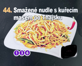 44. Smažené nudle s kuřecím masem po Thajsku