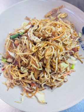 39. Smažené nudle s kuřecím masem