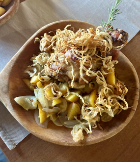 Kemencében sült ropogós egész csülök Pékné módra 