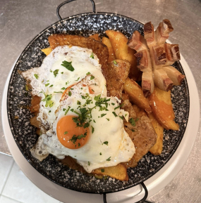 Cigánypecsenye, sült burgonya 