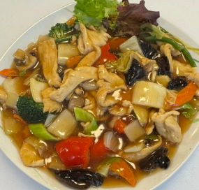 31 . kuřecí maso s bambusem a houbami