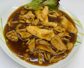 33. kuřecí maso s pekingskou omáčkou 