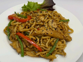36. Udon s kuřecím masem