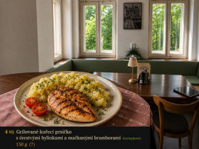 4 M) Grilované kuřecí prsíčko s čerstvými bylinkami a mačkanými bramborami (bezlepkové) 150 g