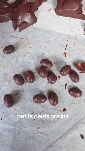 oeufs praliné lait , noir ou mélangé
