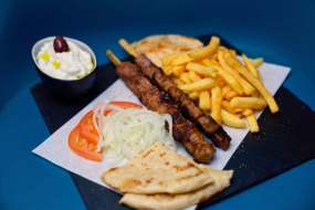 Souvlaki Teller (vom Schwein oder Hähnchen)