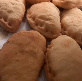 Panzerotto fritto pomodoro, mozzarella, prosciutto