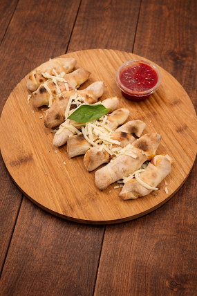 PIZZA ROŽKY ŠUNKOVÉ - 8ks omáčka v cene