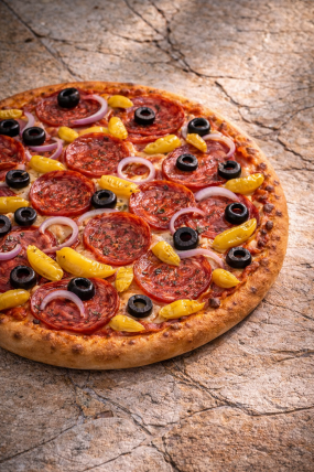 Nr. 5 Knoblauch, Oliven, Peperoni, Salami, Zwiebeln