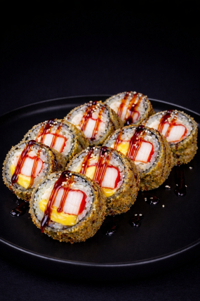 Rolka w Tempurze z paluszkami surimi 8szt