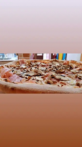 Pizza Prosciutto e Funghi