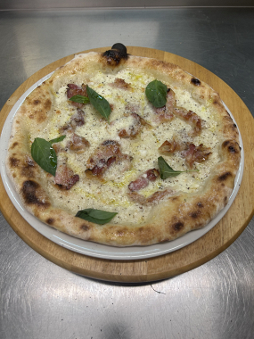 Gricia (guanciale, pecorino e pepe nero) - Bianca