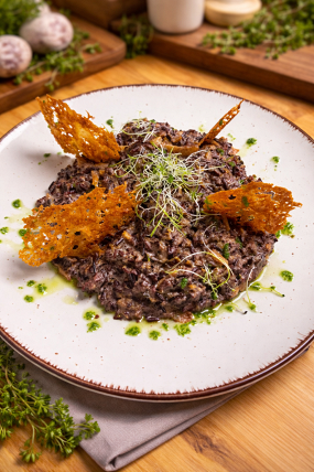 3. 400g - Krémové tekvicové rizoto z čiernej ryže s parmezán chipsom  (A: 7)