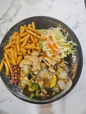 36. KUNG PAO s ryžou/hranolkami- 350g