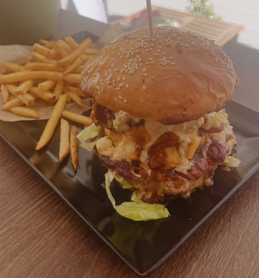 5. AMERIKA BURGER ( 1, 3, 7, 10, 11 )