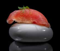 61 · NIGIRI TUNA